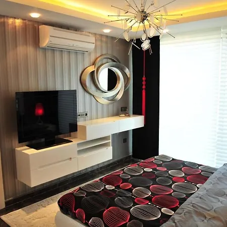 Nice Home With Shared Pools Near Beach And City Center In Alanya Apartmán