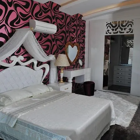 Nice Home With Shared Pools Near Beach And City Center In Alanya Apartmán *